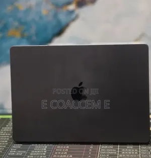 New Laptop Apple MacBook 16GB Apple M4 SSD 512GB