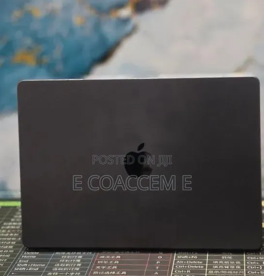 New Laptop Apple MacBook 16GB Apple M4 SSD 512GB
