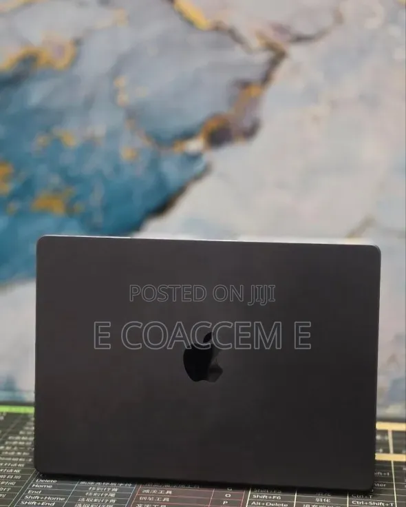 New Laptop Apple MacBook 16GB Apple M4 SSD 512GB