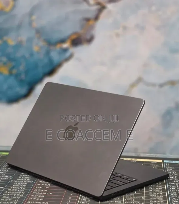 New Laptop Apple MacBook 16GB Apple M4 SSD 512GB