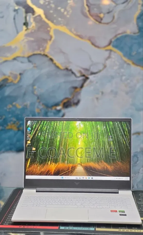 New Laptop HP 16GB AMD Ryzen 7 SSD 1T