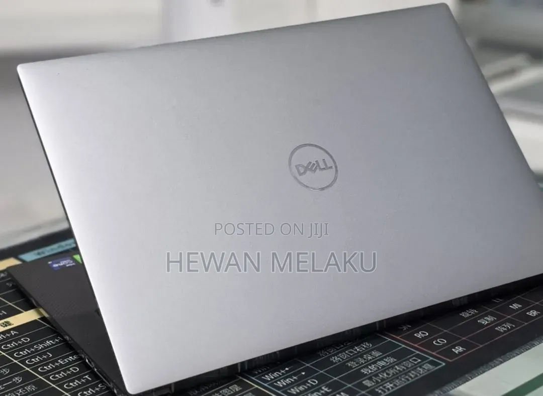 New Laptop Dell Precision 5560 16GB Intel Core i9 SSD 512GB