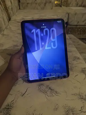 Apple iPad (2025) 128 GB Red