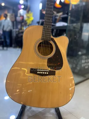 Yamaha Guitar ጊታር