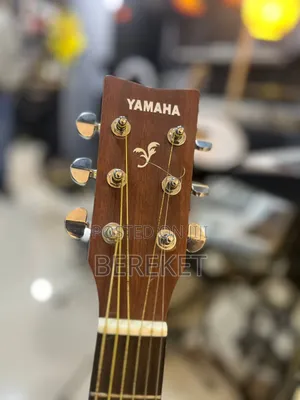 Yamaha Guitar ጊታር