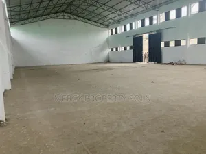የሚከራይ መጋዘን ንፁህ መጋዘን የራሱ በቂ ቢሮዎች፣315kv ትራንስፎርመር ያለው ፣ለቦሌ ቅርብ
