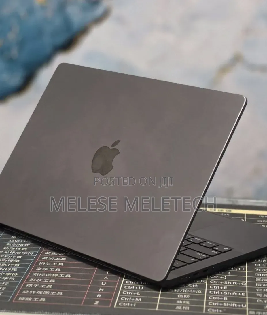 New Laptop Apple MacBook Pro 2024 M4 16GB Apple M4 Pro SSD 512GB