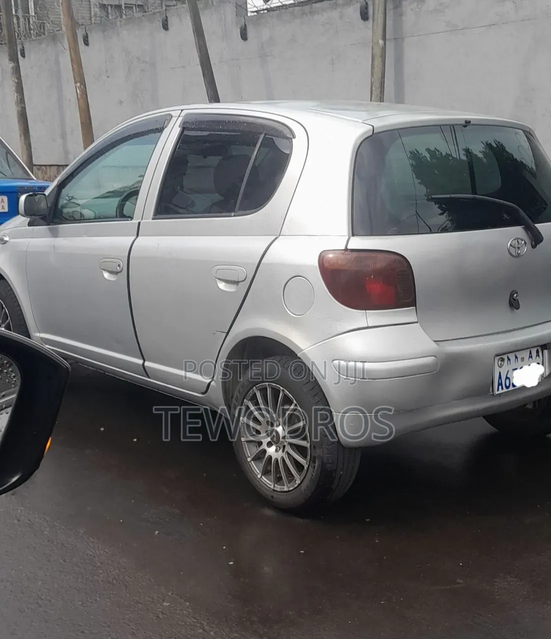 Toyota Vitz 2002 Silver