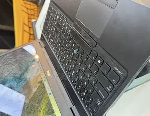 New Laptop Dell Latitude 15 5580 16GB Intel Core i7 SSD 512GB