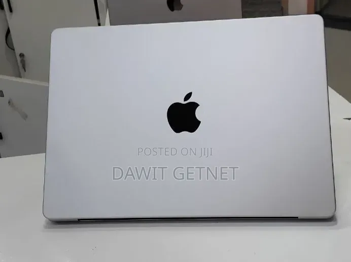 New Laptop Apple MacBook Pro 2024 M4 16GB Apple M4 SSD 512GB