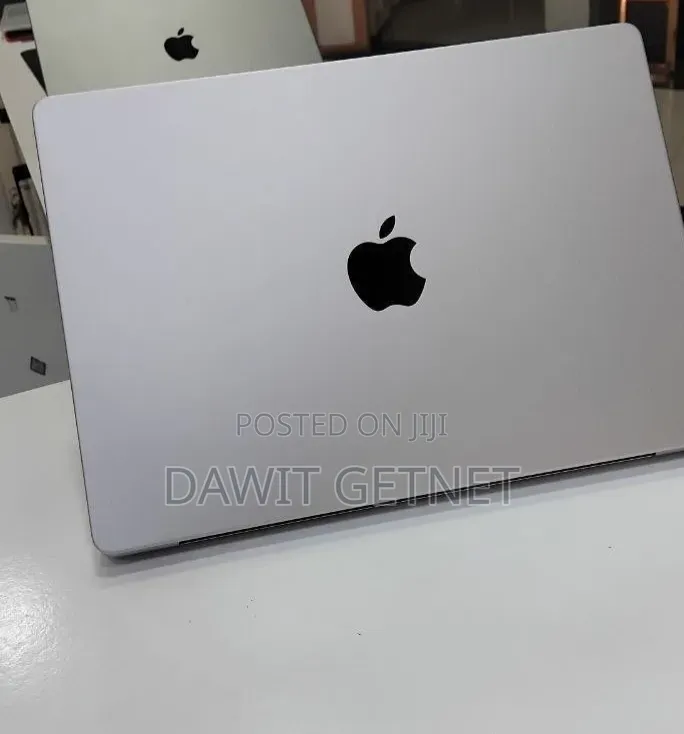New Laptop Apple MacBook Pro 2024 M4 16GB Apple M4 SSD 512GB