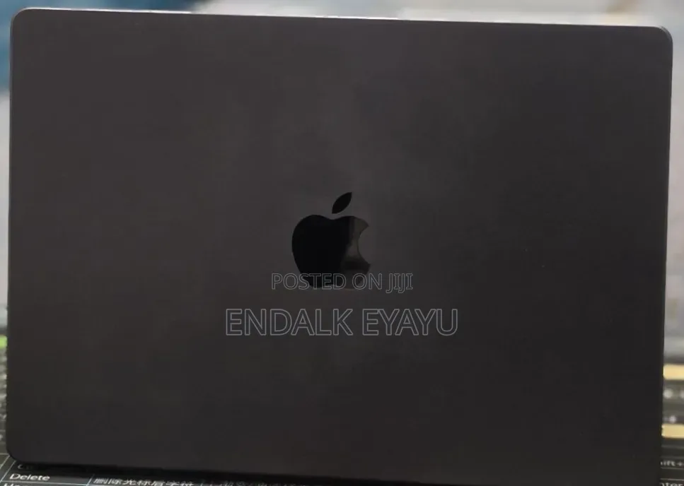 New Laptop Apple MacBook Pro 2024 M4 16GB Apple M4 Pro SSD 512GB