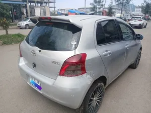 Toyota Yaris 2005 Gray