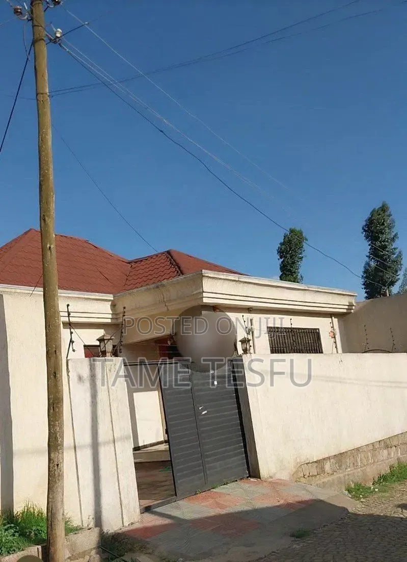 Furnished 3bdrm Villa in ኮቶቤ, Yeka for sale