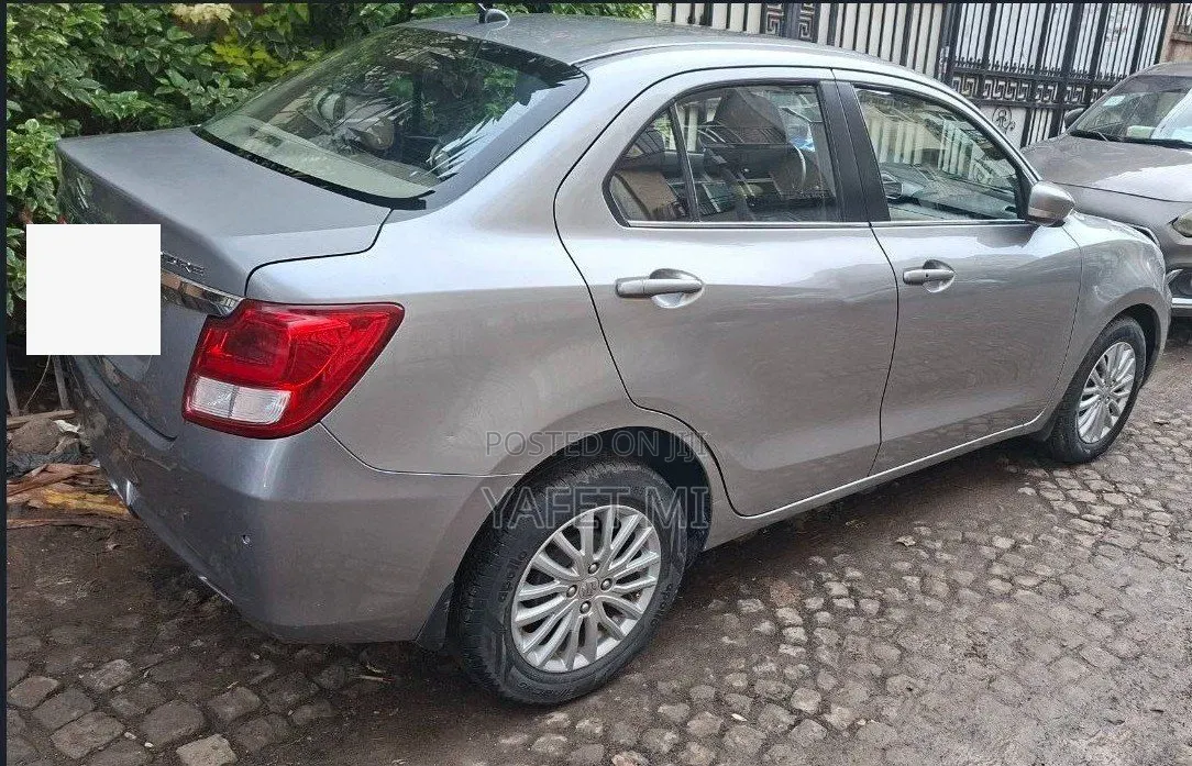 Suzuki Dzire 2022 Silver