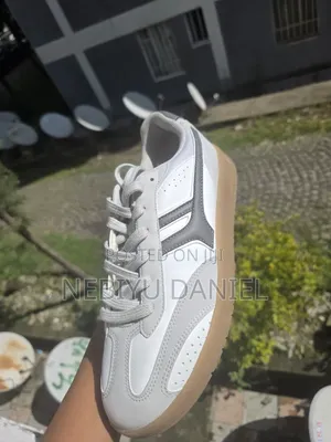 Pull Bear OFTEN Retro Sneakers – White Dark Gray