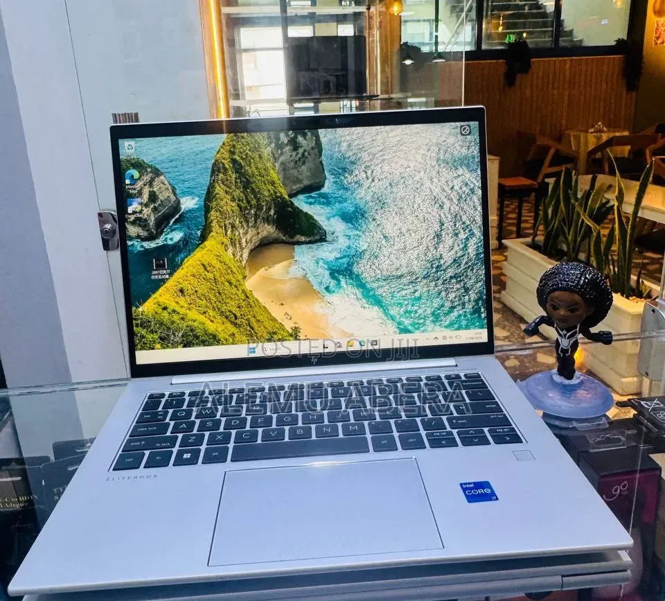 New Laptop HP EliteBook 840 G10 16GB Intel Core i7 SSD 512GB