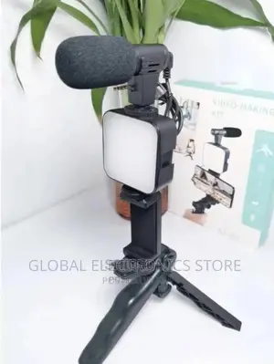 Photo - Vlogging Kit + Fill Lamp + Tripod + Mic + Remote