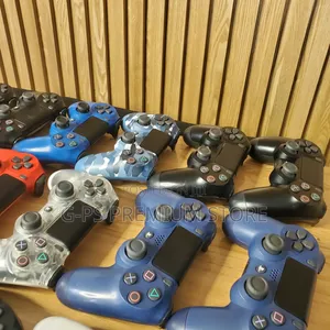 ጽድት ያሉ PS4 Original Joysticks (Dubai Used) - ያልተፈቱ ኦርጅናል!