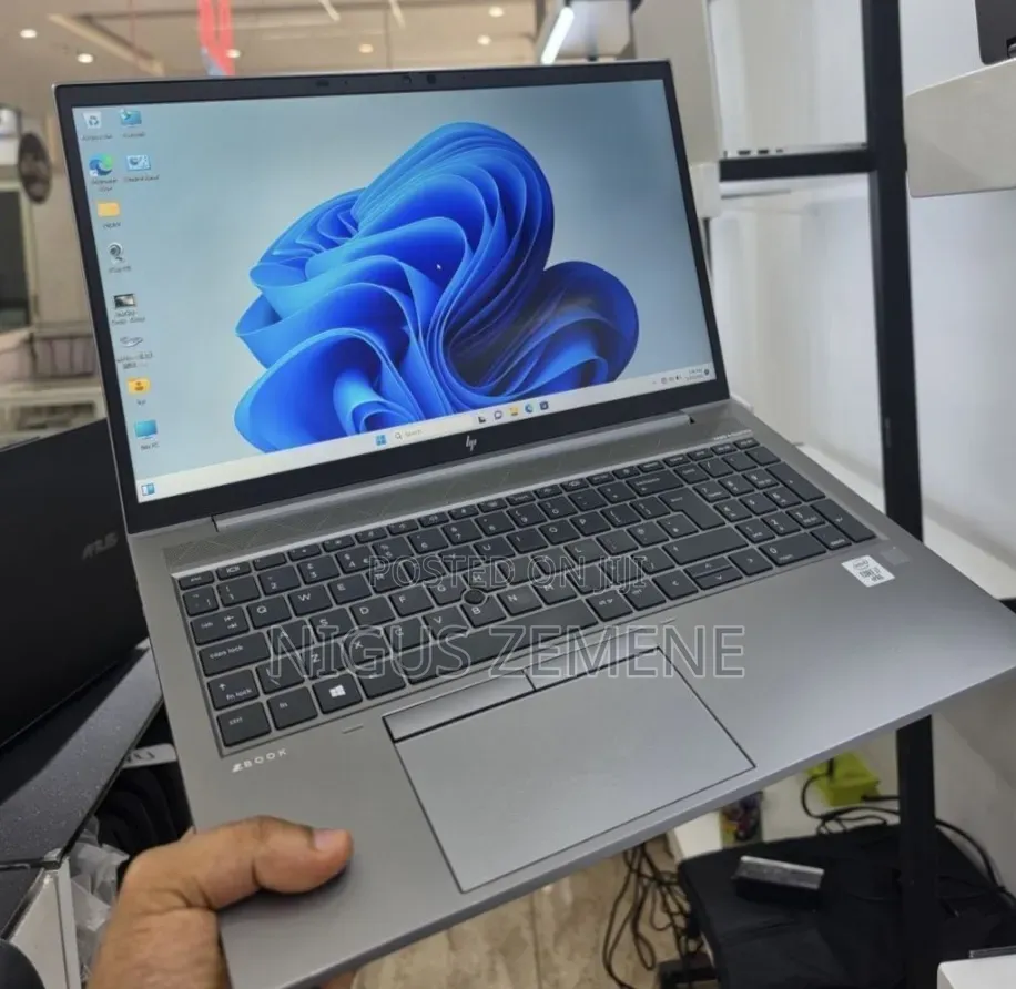 New Laptop HP ZBook 14 16GB Intel Core i7 SSD 512GB