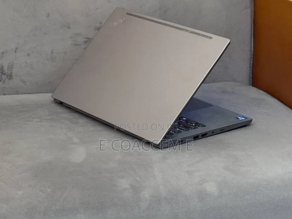 New Laptop Lenovo 16GB Intel Core i5 SSD 512GB