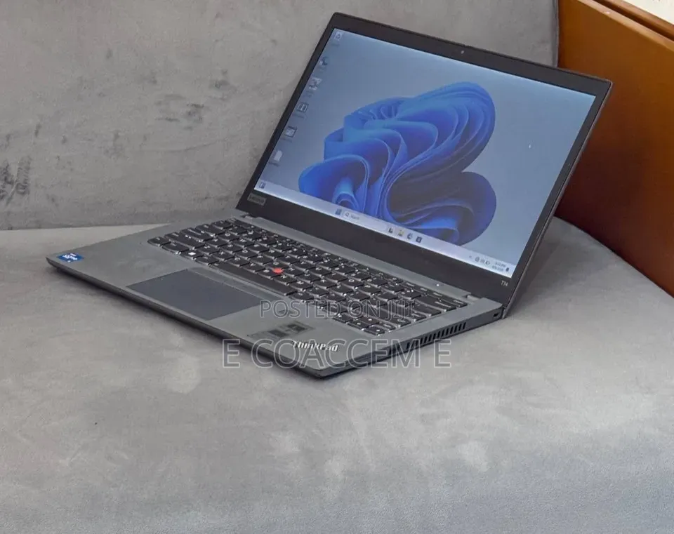 New Laptop Lenovo 16GB Intel Core i5 SSD 512GB
