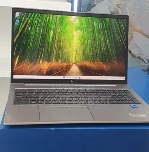 New Laptop HP ZBook Firefly G8 16GB Intel Core i7 SSD 512GB