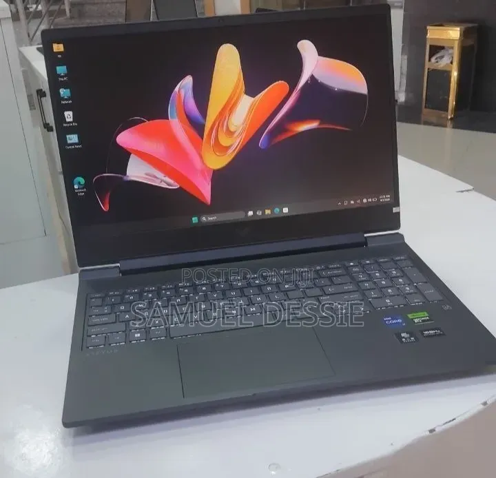 New Laptop HP Victus 16 16GB Intel Core i7 SSD 1T