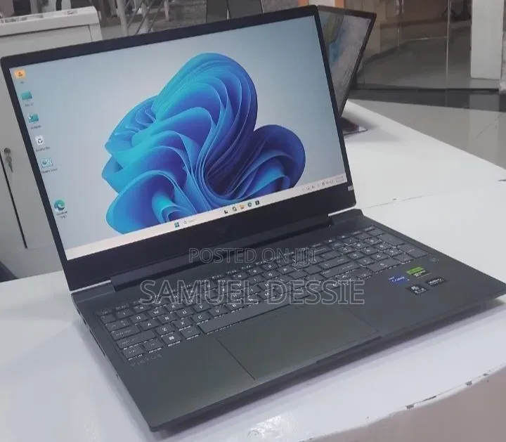 New Laptop HP Victus 16 16GB Intel Core i7 SSD 1T