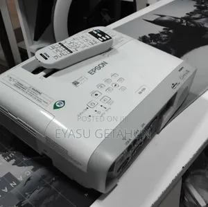 BRAND NEW EPSON Projector Has Remote Model Name: EB-x39 Hardwar