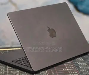 New Laptop Apple MacBook Pro 2024 M4 16GB Apple M4 Pro SSD 512GB
