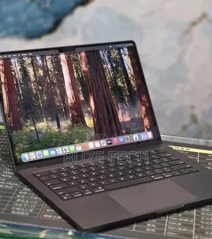 New Laptop Apple MacBook Pro 2024 M4 16GB Apple M4 Pro SSD 512GB