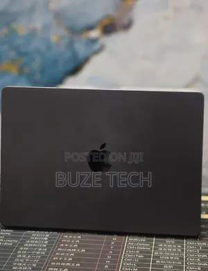 New Laptop Apple MacBook Pro 2024 M4 16GB Apple M4 Pro SSD 512GB