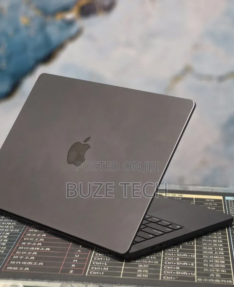 New Laptop Apple MacBook Pro 2024 M4 16GB Apple M4 Pro SSD 512GB