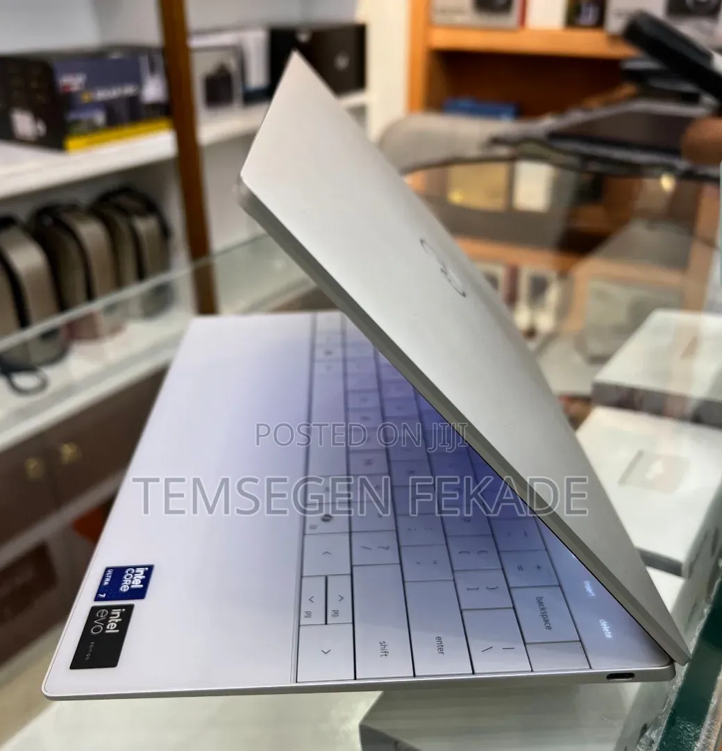 New Laptop Dell XPS 13 16GB Intel Core Ultra 7 SSD 512GB