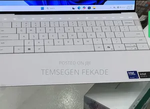 New Laptop Dell XPS 13 16GB Intel Core Ultra 7 SSD 512GB