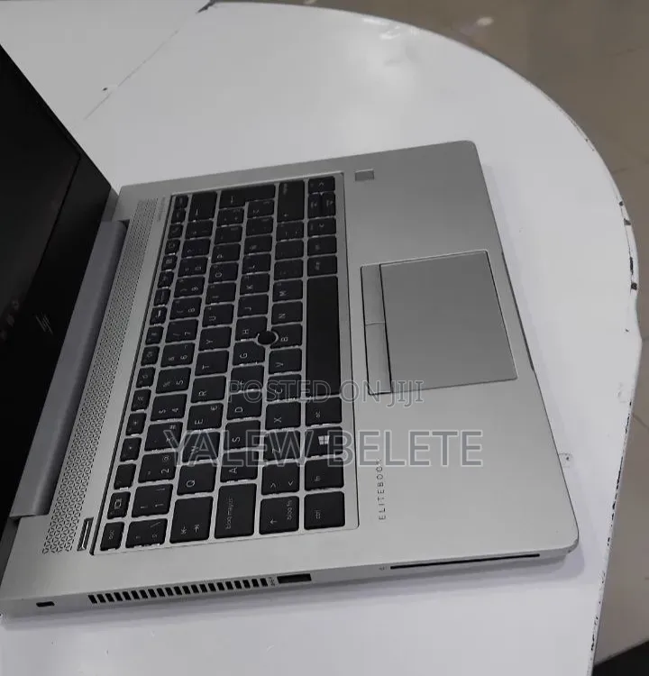 New Laptop HP EliteBook 830 G5 8GB Intel Core i5 SSD 512GB