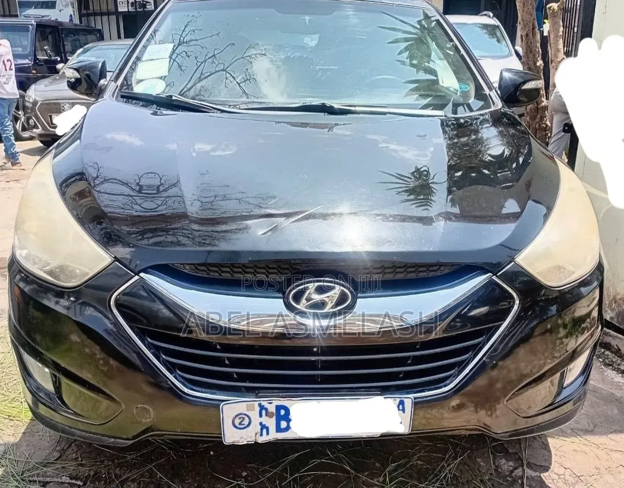 Hyundai Tucson 2012 Black