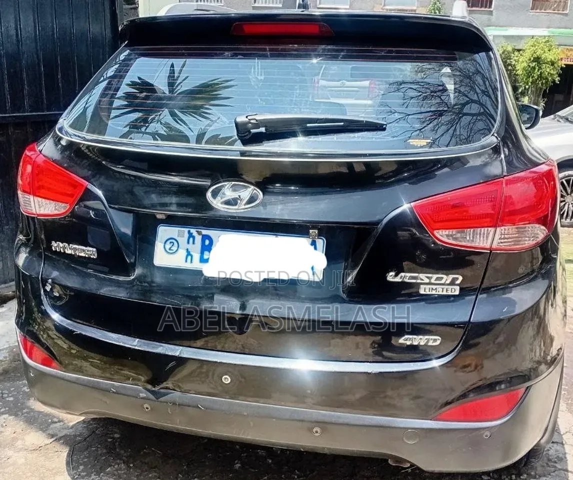 Hyundai Tucson 2012 Black