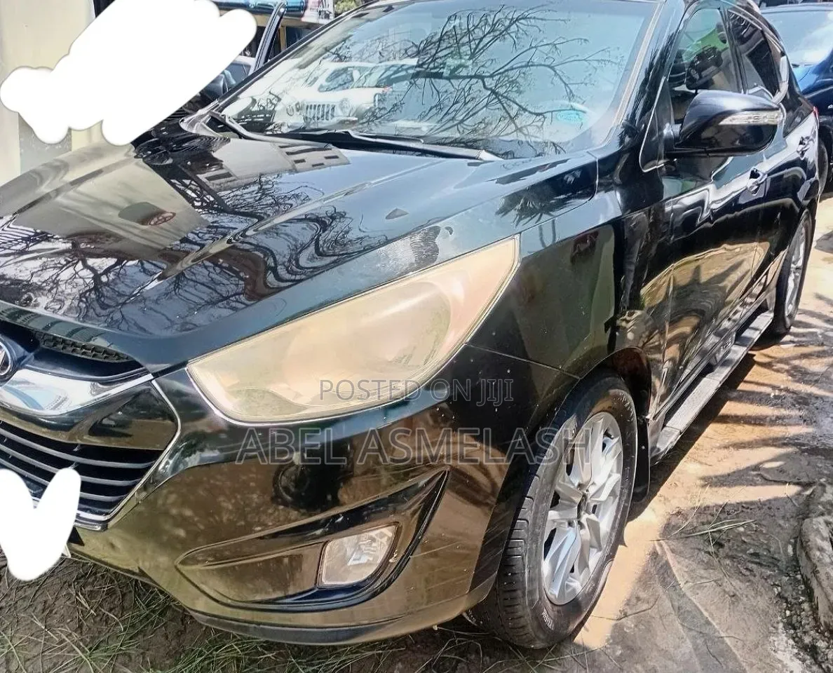 Hyundai Tucson 2012 Black