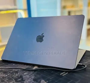 New Laptop Apple MacBook Air 2024 M3 8GB Apple M3 SSD 256GB