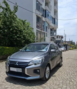 Mitsubishi Attrage 2022 Gray