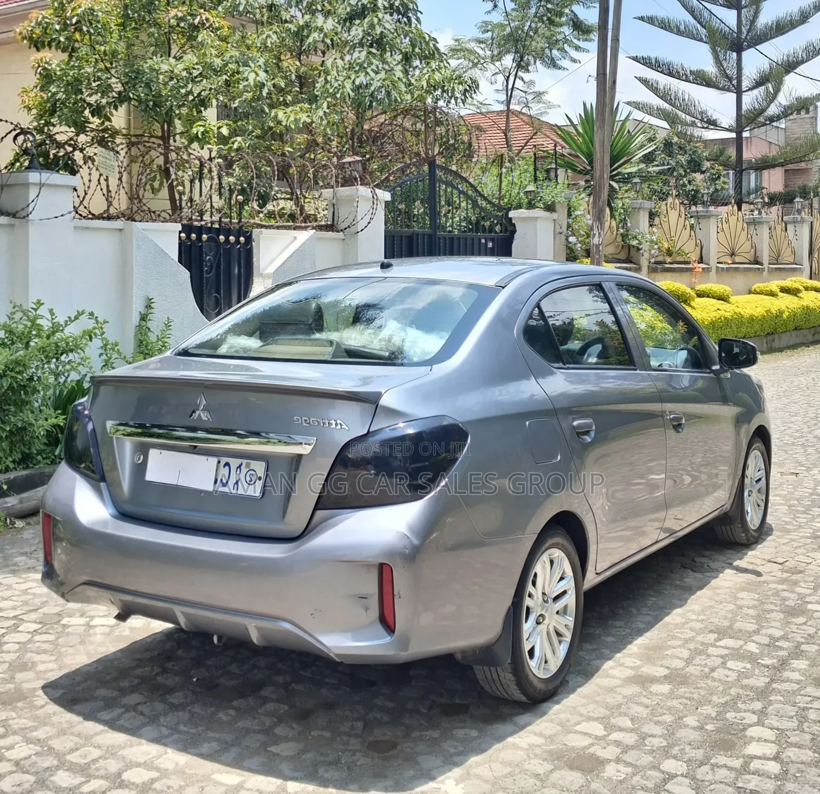 Mitsubishi Attrage 2022 Gray