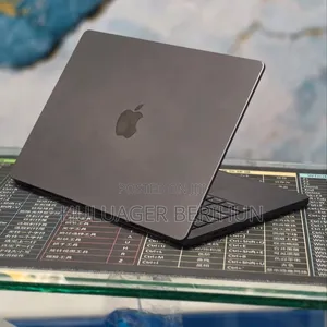 New Laptop Apple MacBook Pro 2024 M4 16GB Apple M4 SSD 512GB