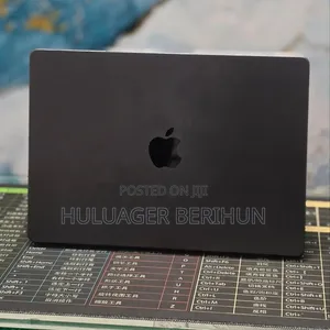 New Laptop Apple MacBook Pro 2024 M4 16GB Apple M4 SSD 512GB