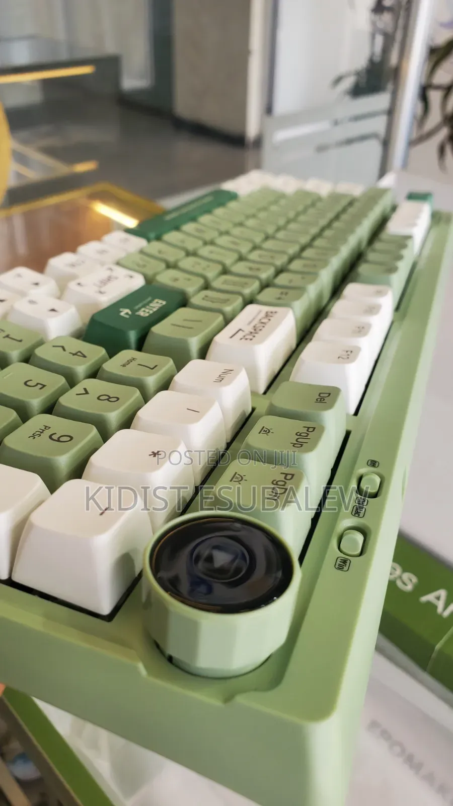 Epomaker RT100 Tri-Mode Mechanical Keyboard