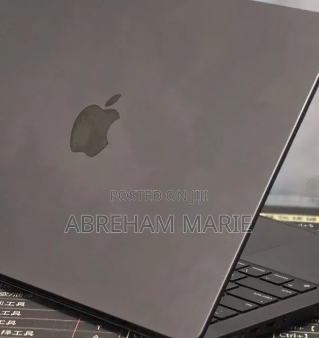 New Laptop Apple MacBook Pro 2024 M4 16GB Apple M4 Pro SSD 512GB
