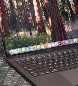New Laptop Apple MacBook Pro 2024 M4 16GB Apple M4 Pro SSD 512GB