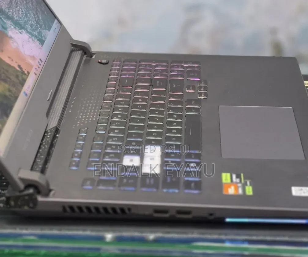 New Laptop Asus ROG Strix G17 16GB AMD Ryzen 9 SSD 1T
