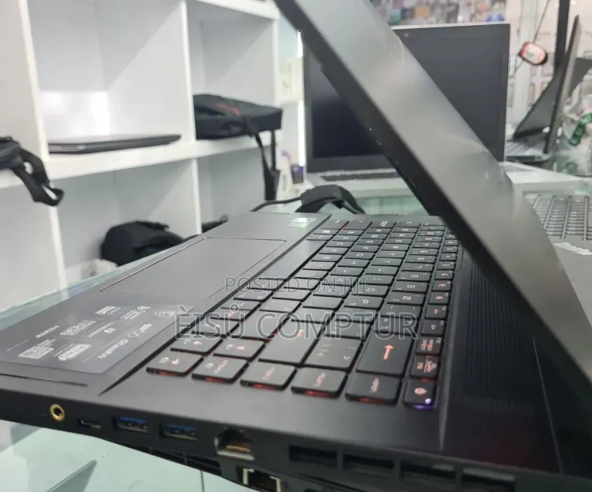 New Laptop MSI GS66 Stealth 10SGS 16GB Intel Core i7 SSD 512GB